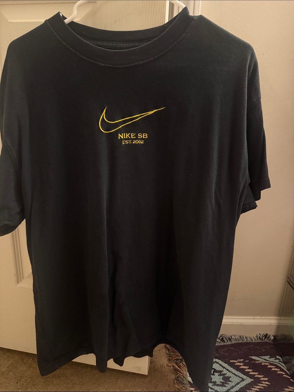 Black Nike sb tshirt